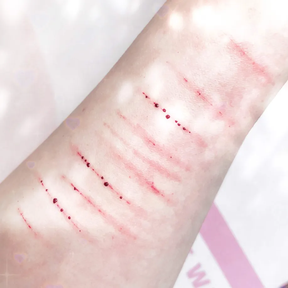 cute cat scratches